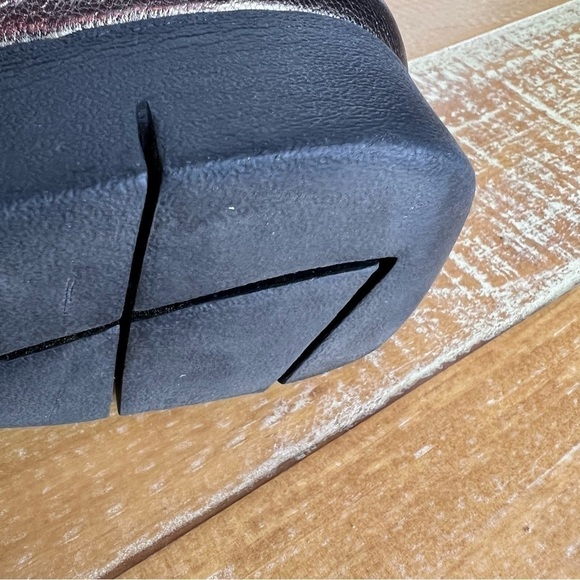 Clarks Artisan Daelyn Hill Wedge Bronze Leather Pump 9.5 - Picture 14 of 16